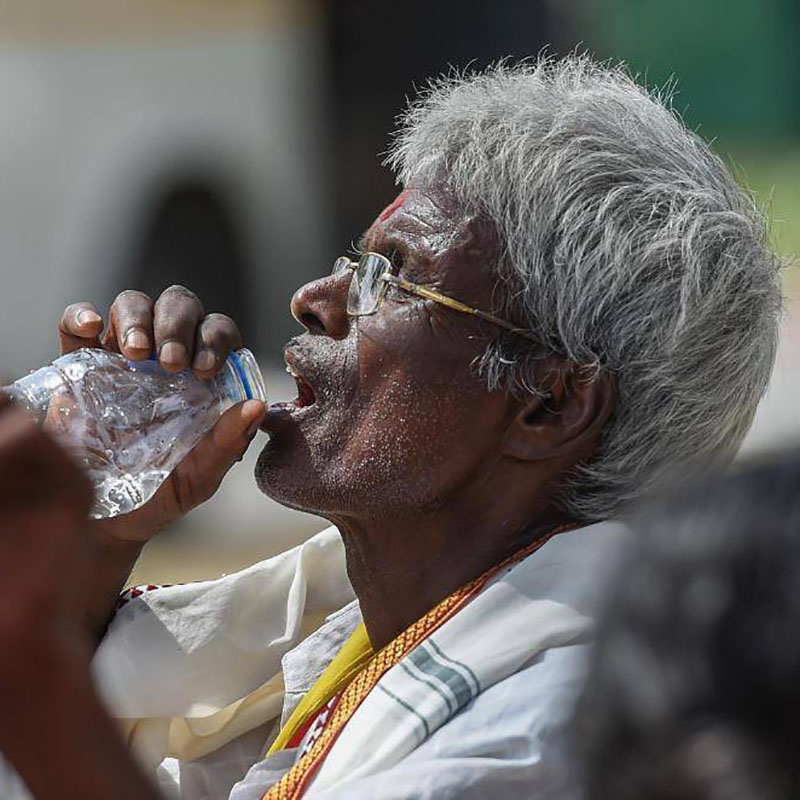 印度北部遭遇极端热浪，局地气温飙升
